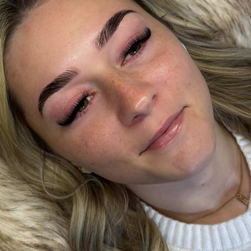 Luxury lash extension by Grace De-Bruce