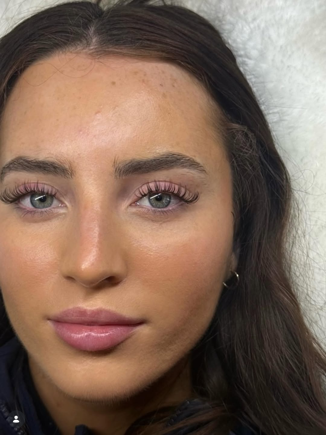 LASHED BY ISSY Instagram